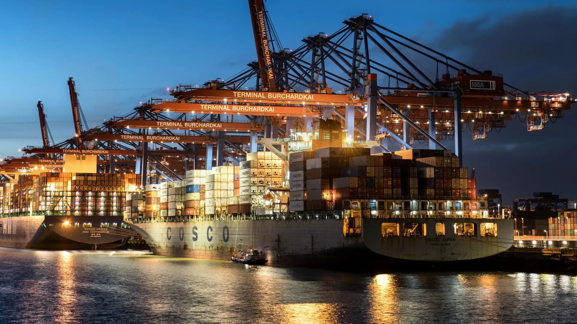 Port crane at work